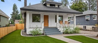 Chic Bungalow | A Modern Stay