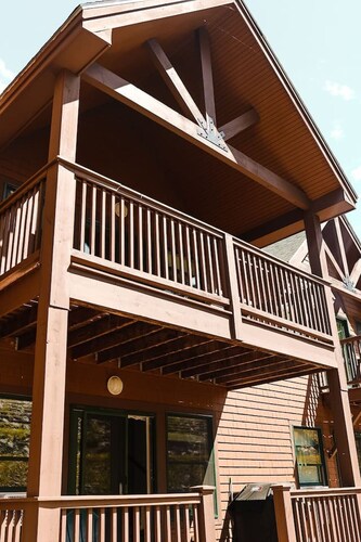 Ski-In/Ski-Out • Lakes & Lifts • Pleasant Mountain