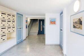 Interior - Seaside studio facing the beach (Cagnes-sur-Mer)