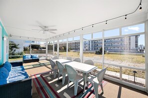 Outdoor dining - Classic OC Oceanside Cottage with a Prime Location (Ocean City)