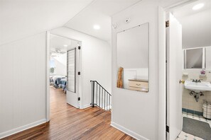 5 bedrooms, WiFi, bed sheets - Classic OC Oceanside Cottage with a Prime Location (Ocean City)