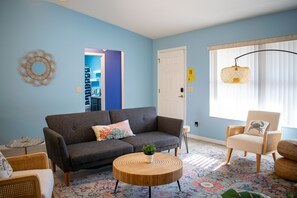TV, fireplace, ping pong - Hawaiian Heaven Home (St. Augustine)