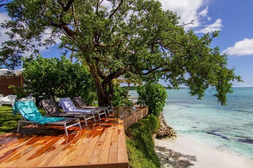 La Villa 19, Villa contemporaine les pieds dans l’eau avec vue lagon