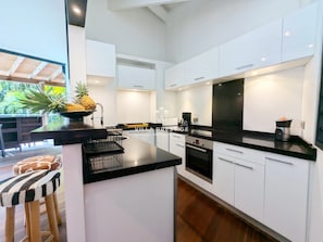 Fridge, oven, dishwasher, coffee/tea maker - Coco Verde (Petit-Bourg)