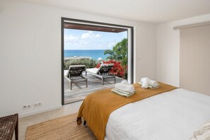 3 bedrooms, iron/ironing board, travel cot, WiFi - Villa Ô | Elegant villa with sea view and walking distance to the beach (Saint-François)