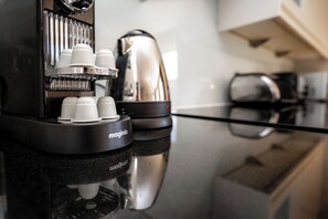 Kaffee und/oder Kaffeemaschine