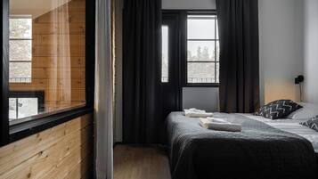 Silitysrauta/-lauta, Wi-Fi, vuodevaatteet