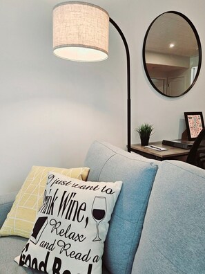 Interior - Spacious modern suite above Dale Meadows (Summerland)