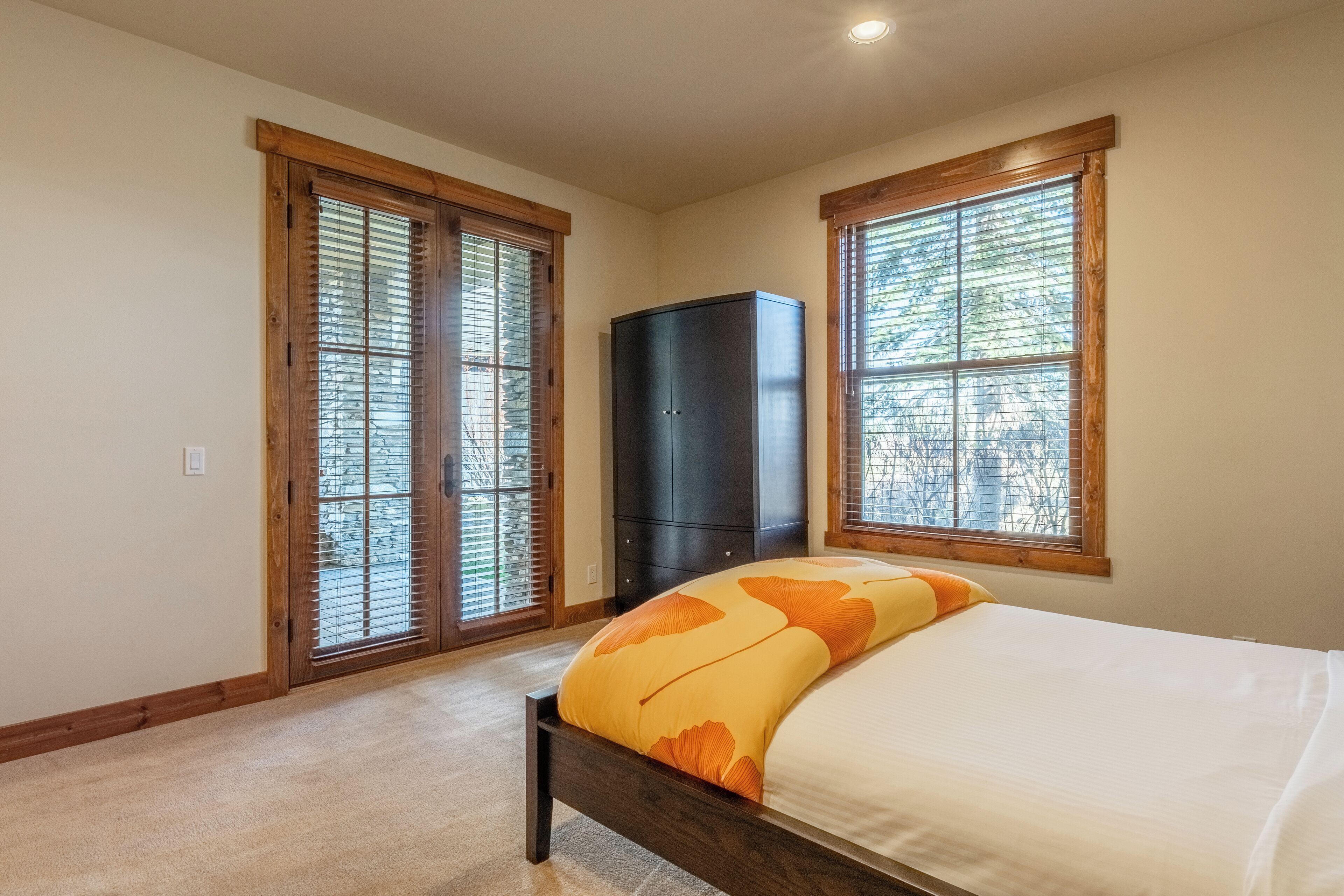 Bügeleisen/Bügelbrett, Internetzugang, Bettwäsche