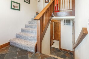 Interior - Lodges 1193 (Mammoth Lakes)