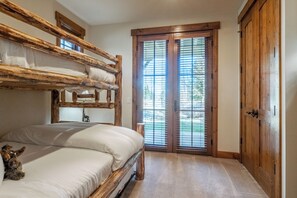 3 bedrooms, iron/ironing board, Internet, bed sheets - Lodges 1193 (Mammoth Lakes)