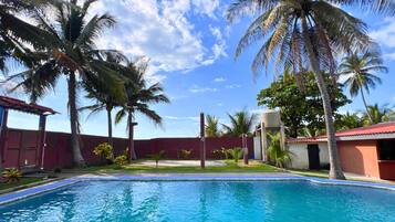 Maison Classique | Piscine | Piscine extérieure