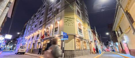 المنشأة من الخارج