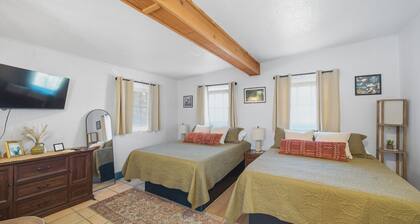 The Lakeview Kitchenette - 2 Queen Beds