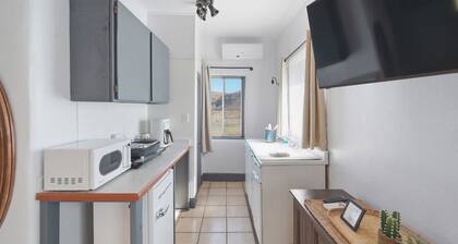 The Bungalow - 2 Queen Beds