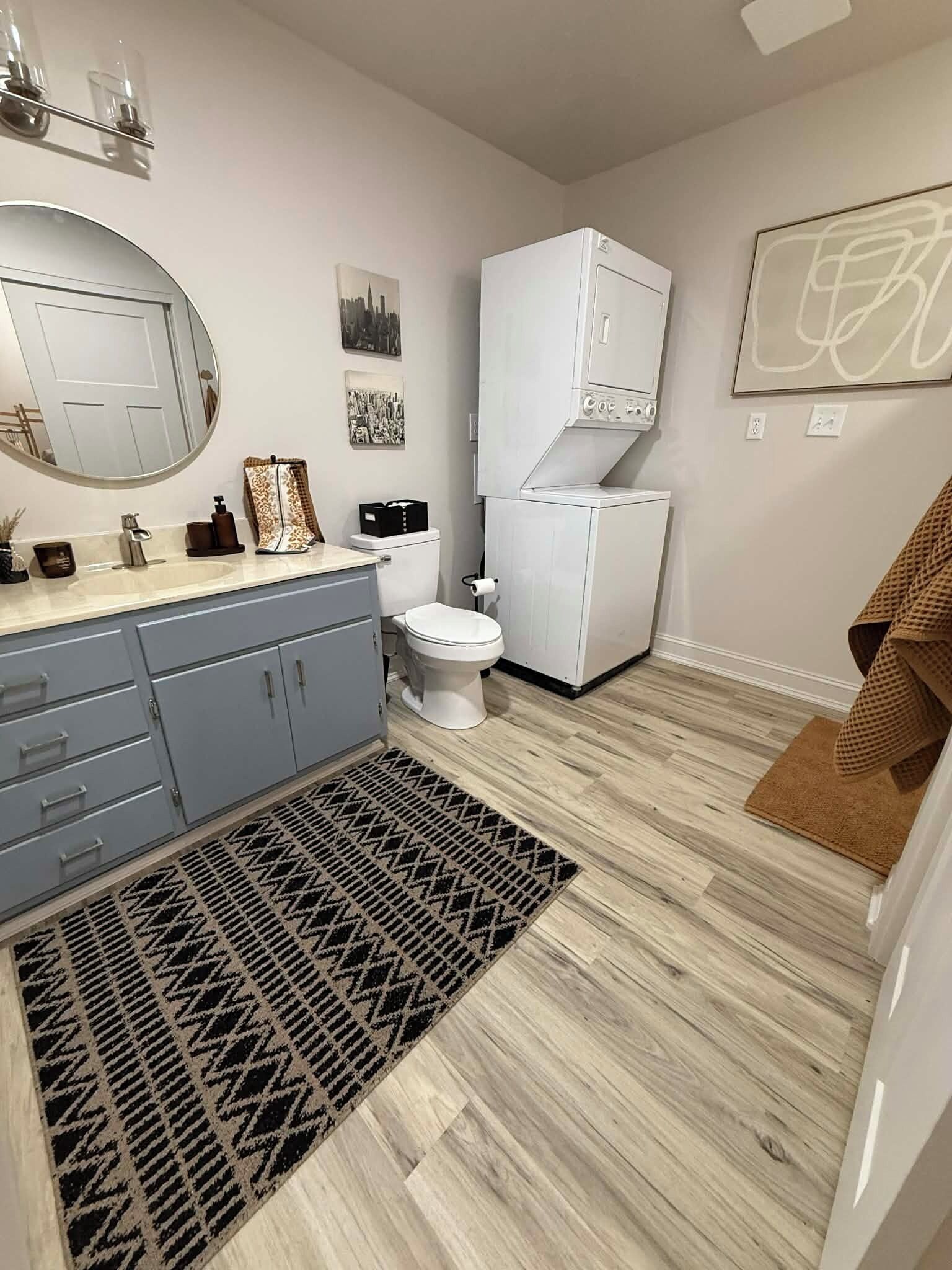 Suihku, pyyhkeet, vessapaperi