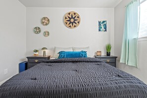 3 chambres, fer et planche à repasser, lit parapluie, Wi-Fi gratuit