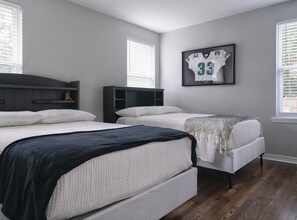 3 chambres, fer et planche à repasser, Wi-Fi, draps fournis