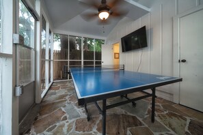 Games room - Private Jacksonville Getaway Near San Marco Square (Jacksonville)