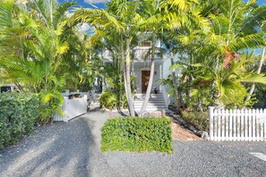 Exterior - Bahama Village Sanctuary - Family & Dog Friendly (Key West)