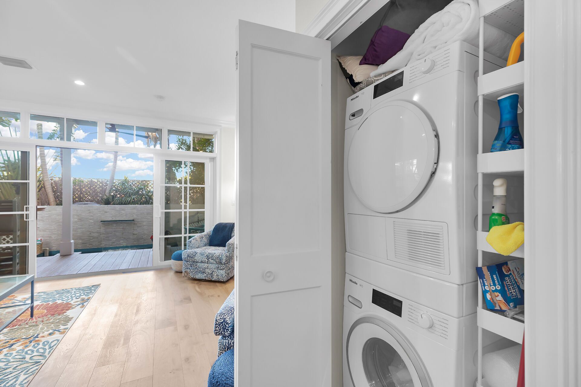 المنشأة من الداخل