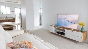 TV - 4/45 Beech Street - Your newly refreshed beach retreat (Evans Head)