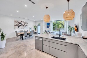 Interior - Wonderful New Tropical Pool House North Miami (Miami)