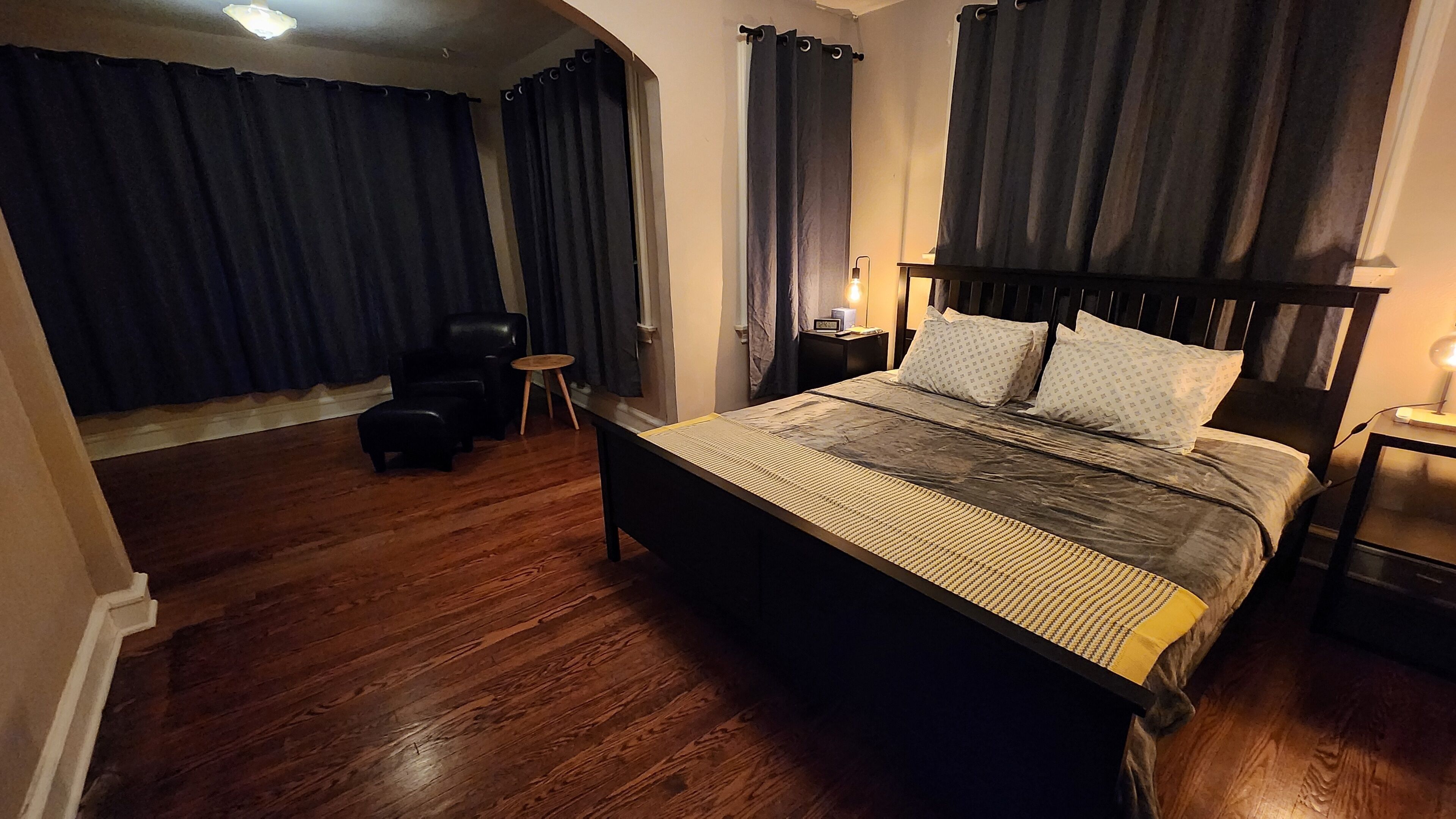 Iron/ironing board, Internet, bed sheets