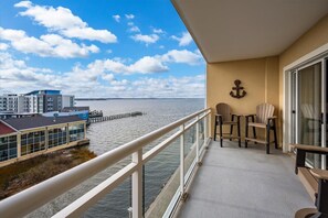 Terrace/patio - Bay View Three Bedroom Condo with Great Amenities (Ocean City)