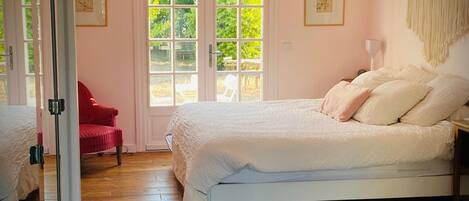 Fer et planche à repasser, Wi-Fi, draps fournis