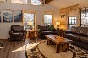 Smart TV y chimenea 