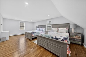 Silitysrauta/-lauta, ilmainen Wi-Fi, vuodevaatteet