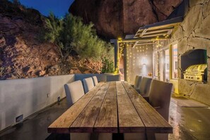 Outdoor dining - Luxury 7BR Dream Villa Top of Camelback Best Views (Paradise Valley)
