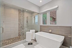 Shower, hair dryer, towels, soap - Luxury 7BR Dream Villa Top of Camelback Best Views (Paradise Valley)