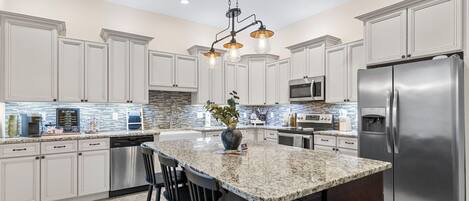 Micro-ondes, four, plaque de cuisson, lave-vaisselle