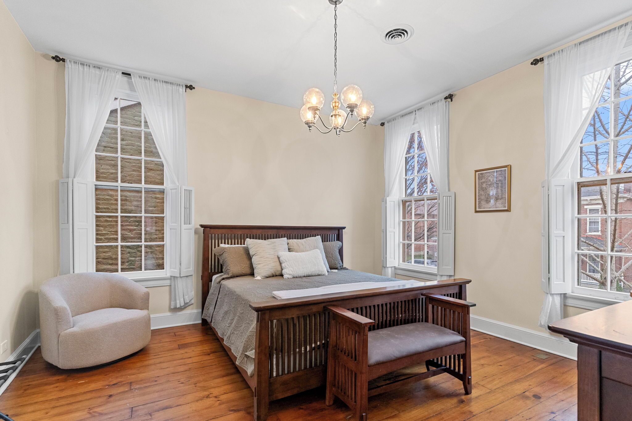 熨斗/熨衫板、Wi-Fi、床單