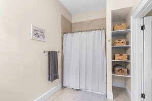 Interior - The Main Stay - Steps from Ohio River, Shopping, & Dining on Main St (Madison)