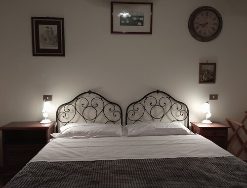 Double room with private bathroom in the countryside 5 minutes from Montepulciano