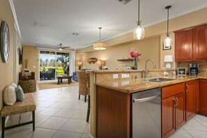 Interior - Waikoloa Beach Villas K2 - Golf Course Front, Walk to Beach (Waikoloa)