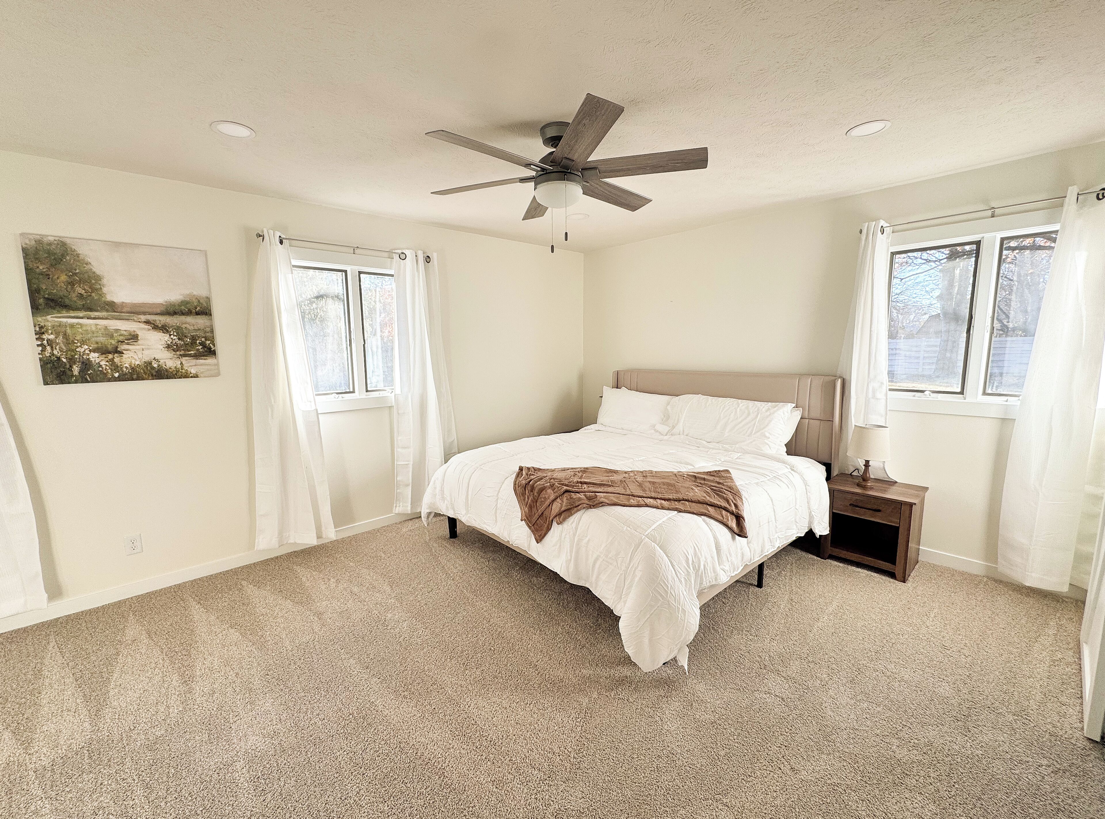 4 chambres, fer et planche à repasser, Wi-Fi, draps fournis