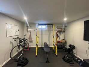 Fitness facility - Comfort First Home, Cozy, Quiet, Fully Equipped (Peterborough)