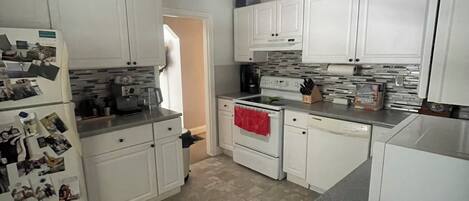 ميكروويف، فرن، موقد طهي مسطح، غسالة أطباق