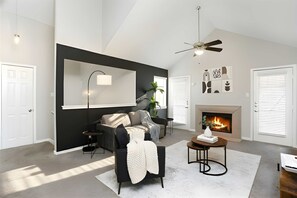 Fernseher, Kamin, Arbeitsbereiche