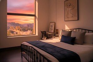 Escrivaninha, ferros/tábuas de passar roupa, Wi-Fi, roupa de cama