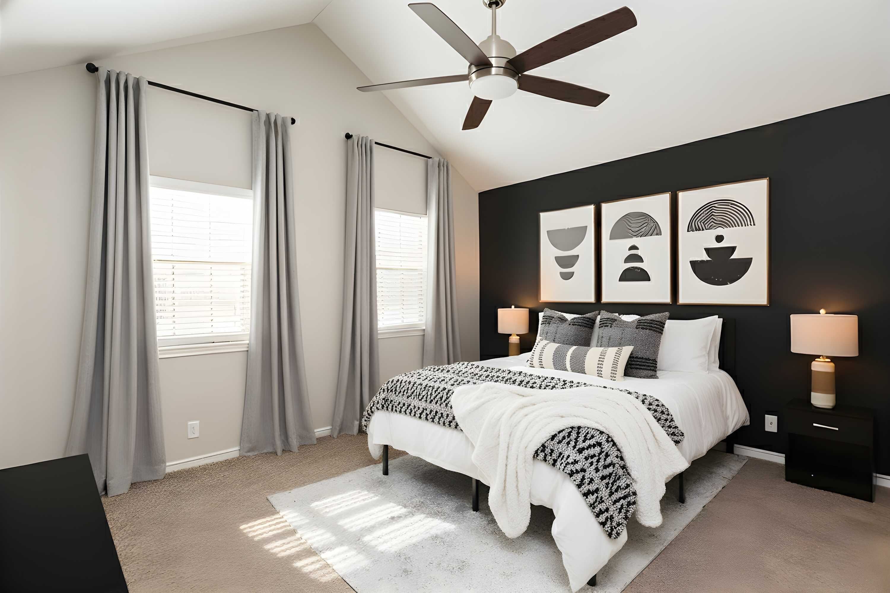 Escritorio, tabla de planchar con plancha, wifi y ropa de cama 