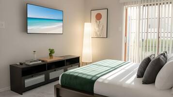 Skrivebord, strygejern/strygebræt, Wi-Fi, sengetøj