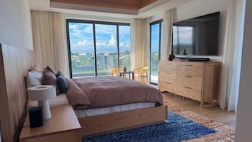 7 camere, una cassaforte in camera, una scrivania, ferro/asse da stiro