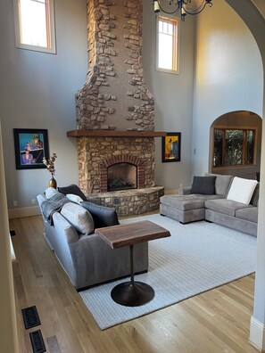 Smart TV, fireplace, DVD player, printers - Pure Luxury in Asheville Old World Meets Modern (Fairview)