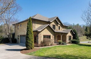 Exterior - Pure Luxury in Asheville Old World Meets Modern (Fairview)