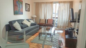 TV - Beautiful apartment very close to Puerto Madero! Few meters from Florida Street, (BUENOS AIRES)